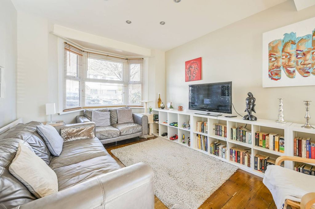 Property photo 2 of 22