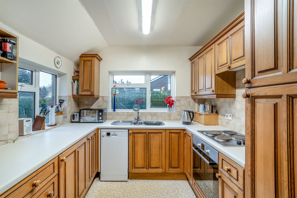 Property photo 2 of 23