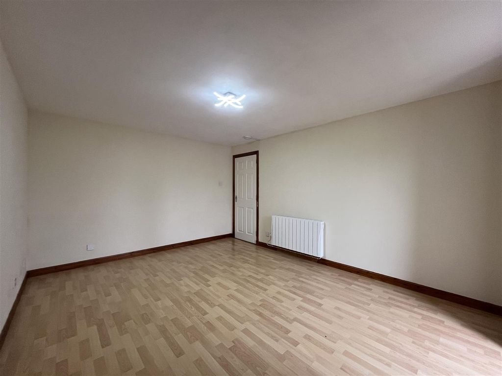 Property photo 3 of 12 3.Jpg
