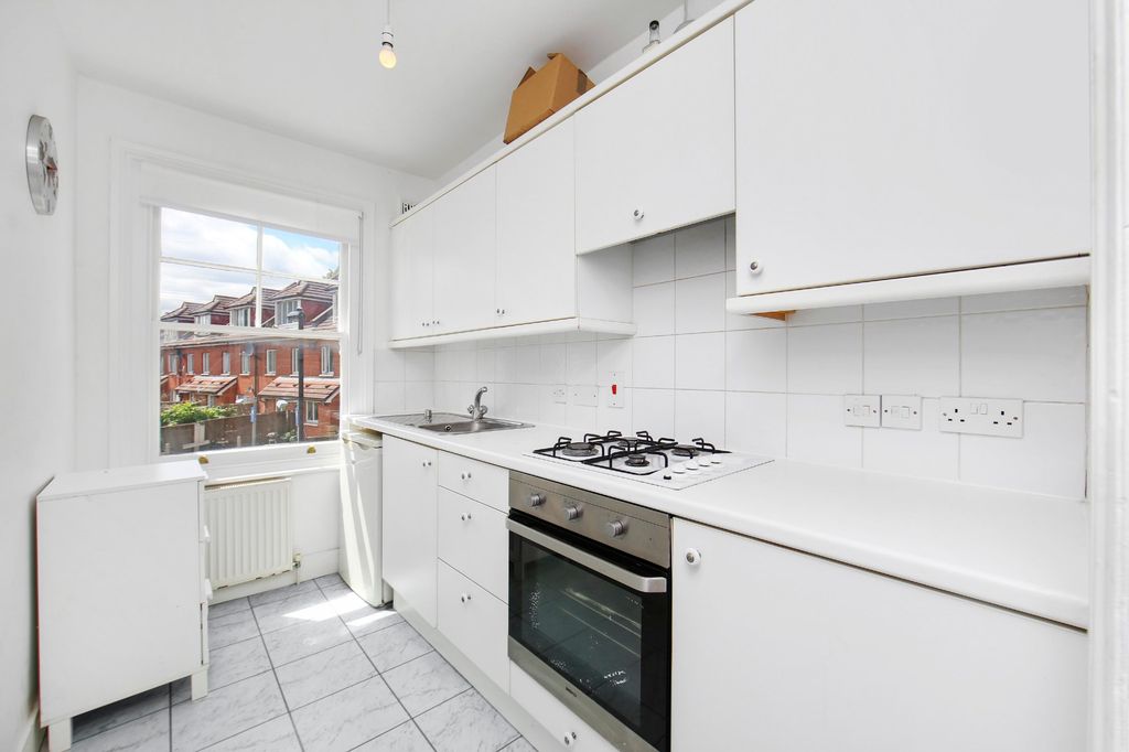 Property photo 2 of 8