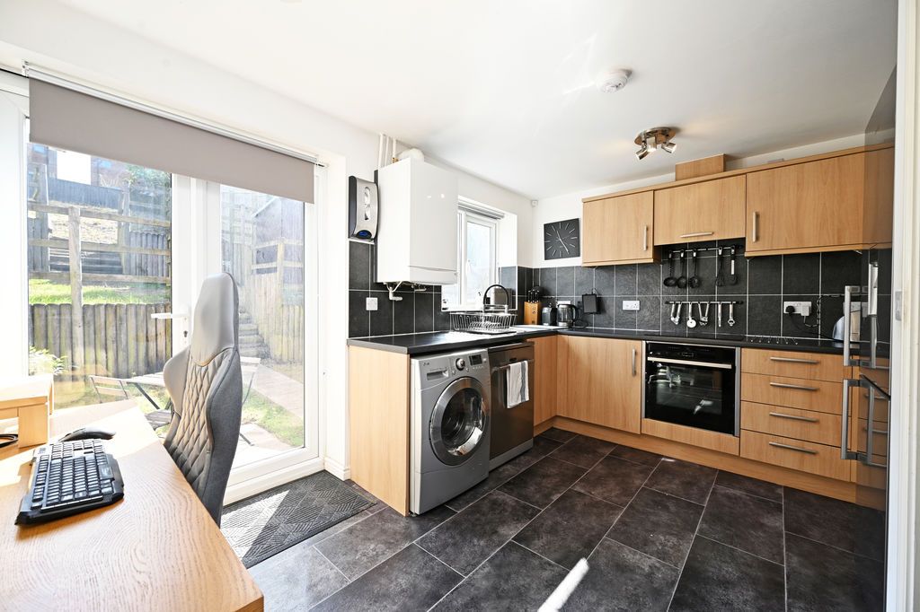 Property photo 2 of 29 Dining Kitchen