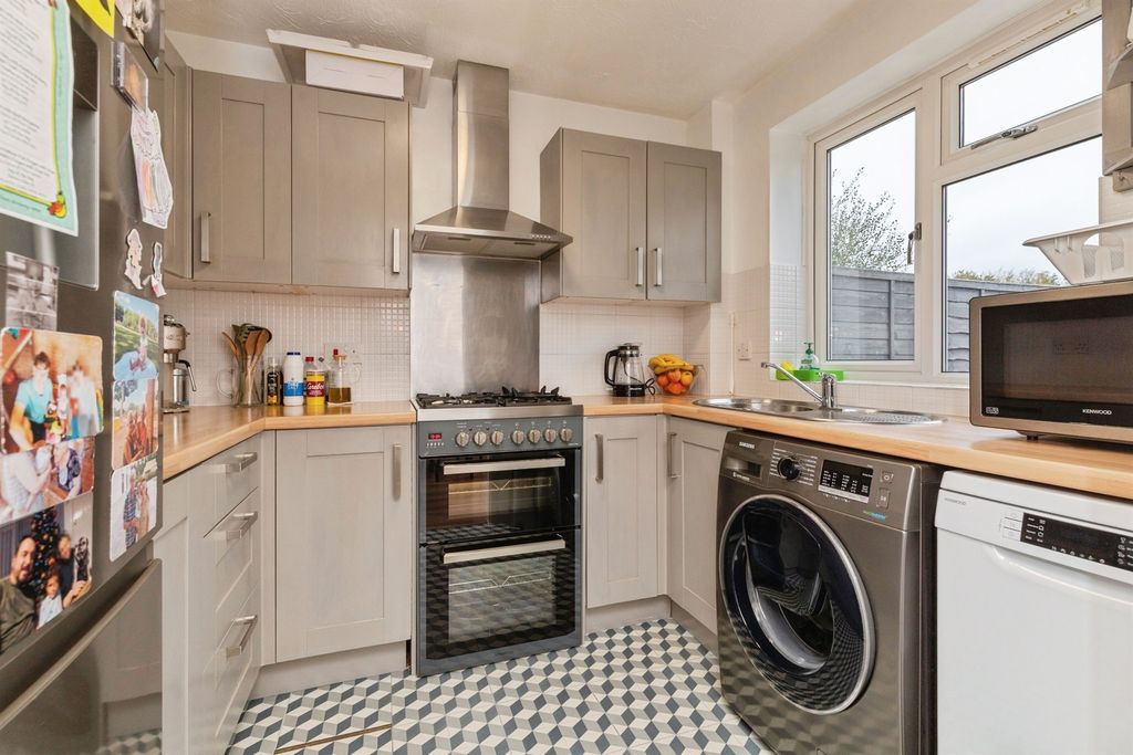 Property photo 3 of 17