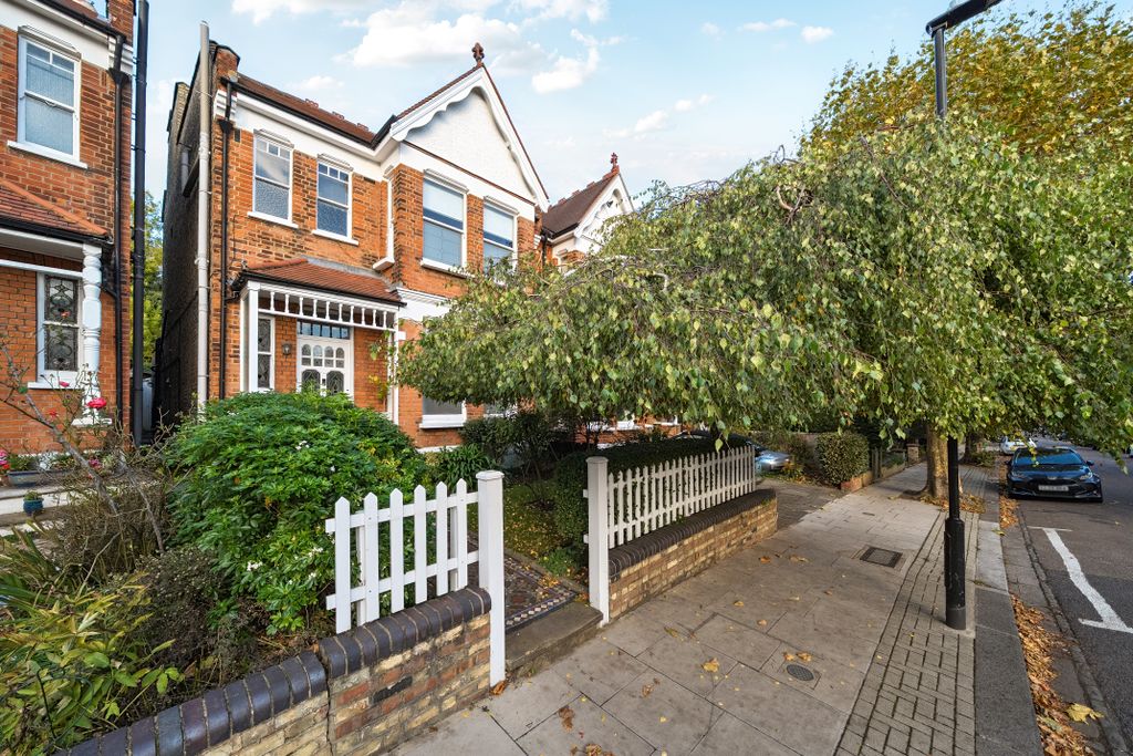 Property photo 2 of 21