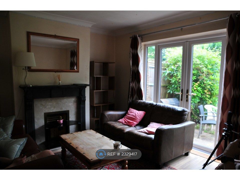 Property photo 2 of 29 Lounge