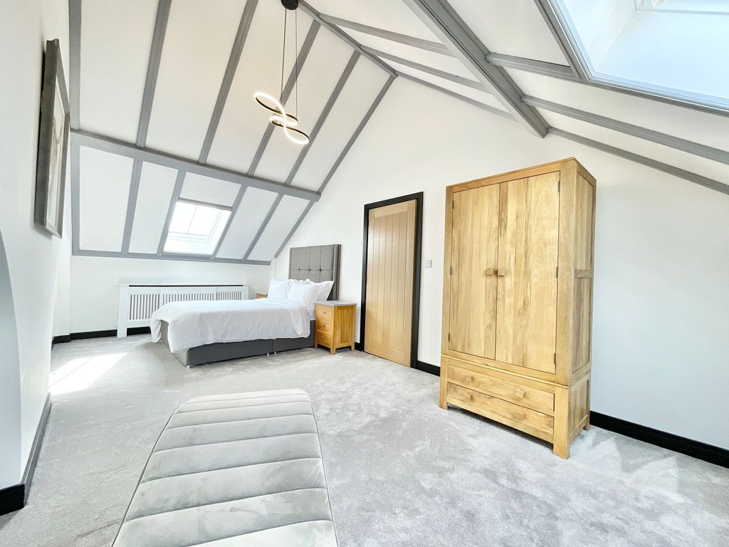 Property photo 3 of 23