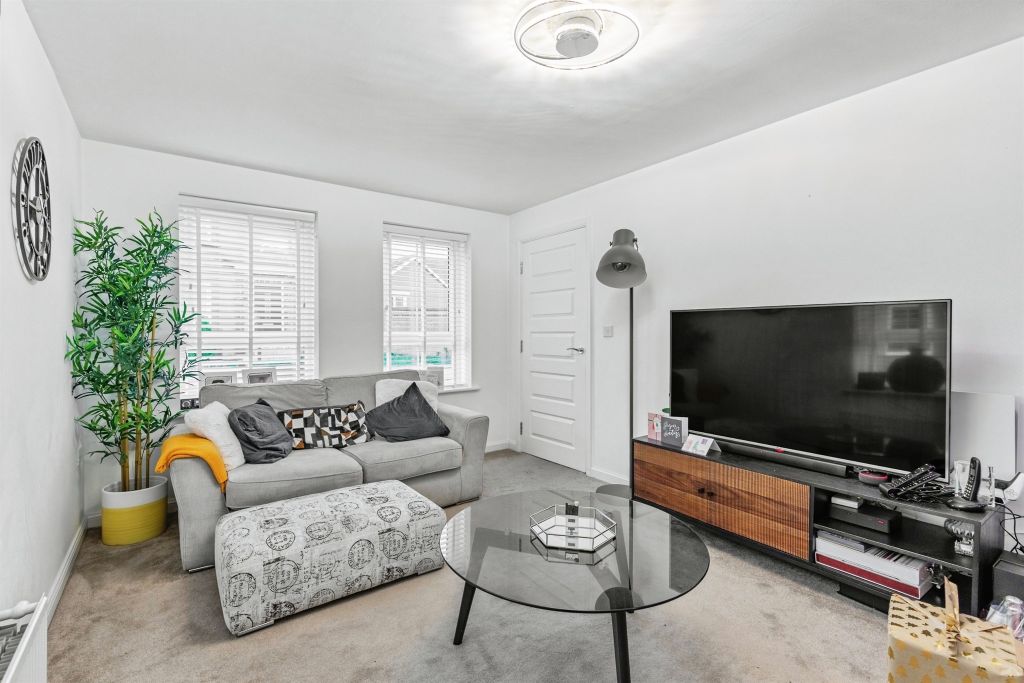 Property photo 2 of 20