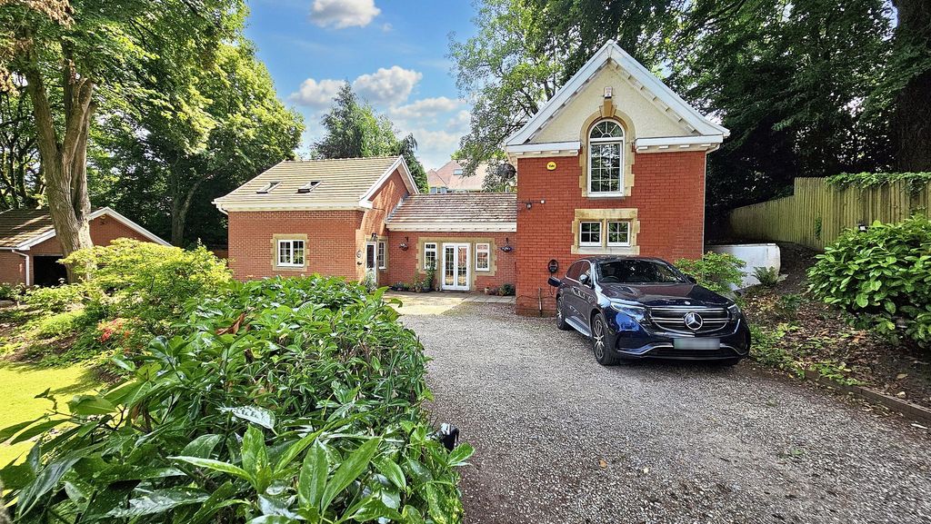 Property photo 1 of 32