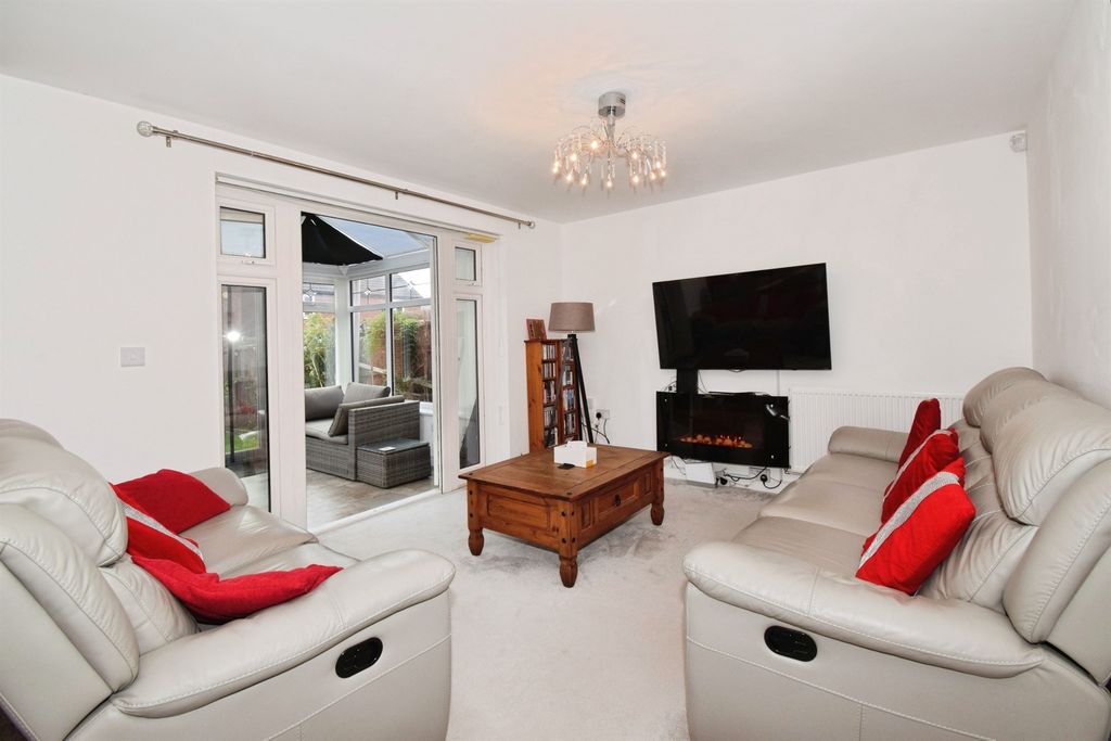 Property photo 2 of 17