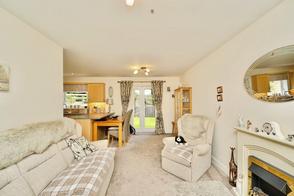 Property photo 2 of 18