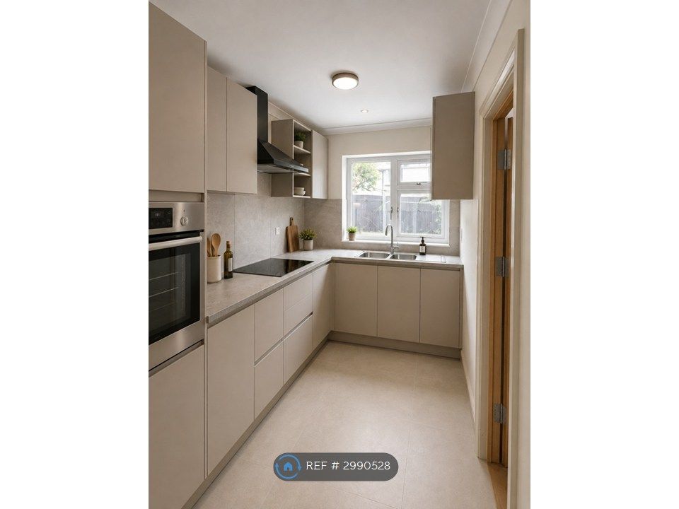Property photo 2 of 6 Kitchen