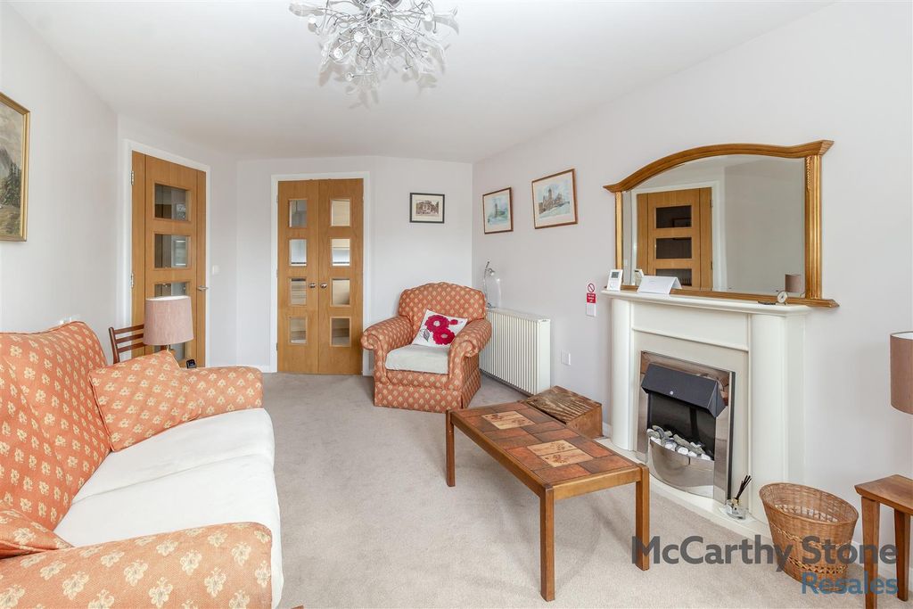 Property photo 3 of 18 8653723-Interior03.Jpg