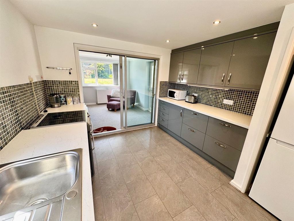 Property photo 2 of 19 Kitchen 2.Jpg
