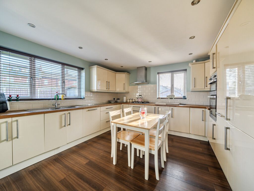 Property photo 3 of 25 1433710-16-69Bc33...