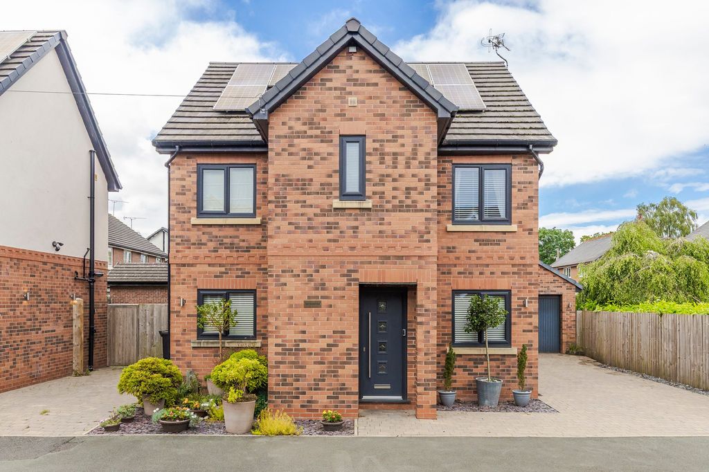 Property photo 1 of 37
