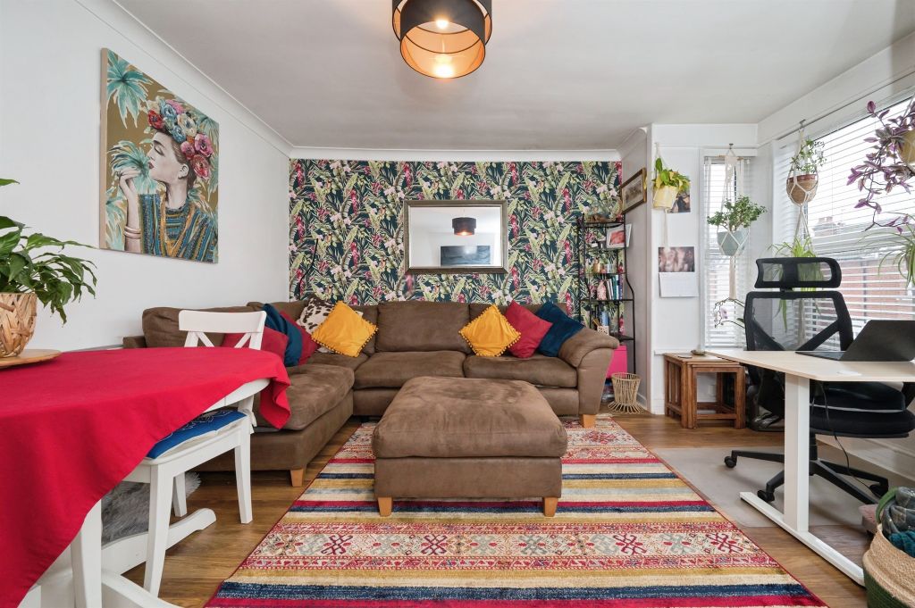 Property photo 3 of 12