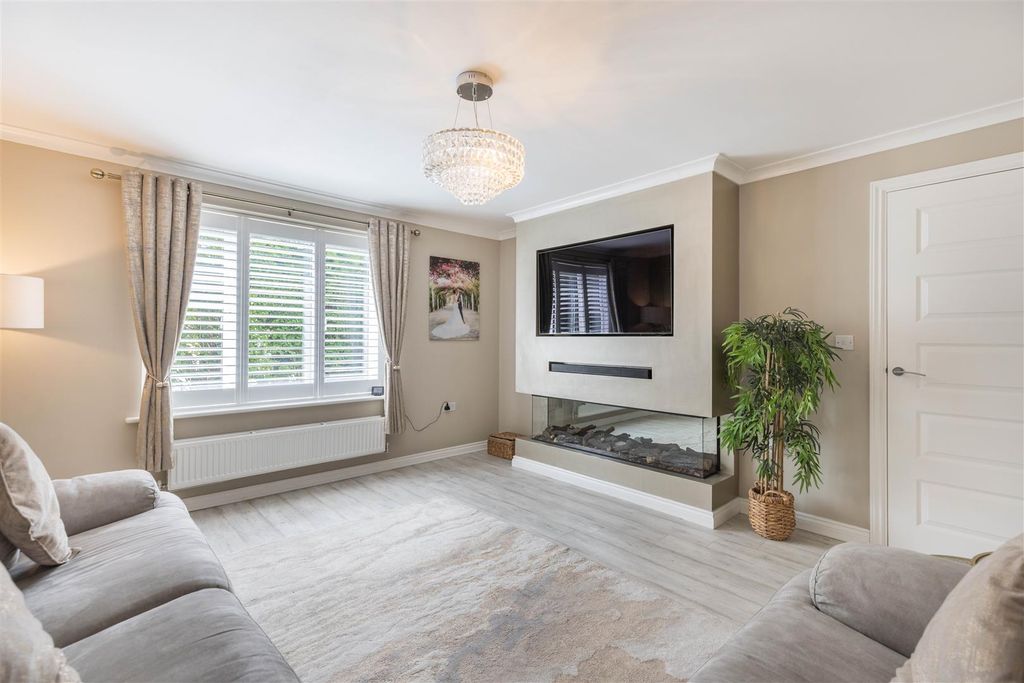 Property photo 3 of 21 825A4591-Hdr.Jpg
