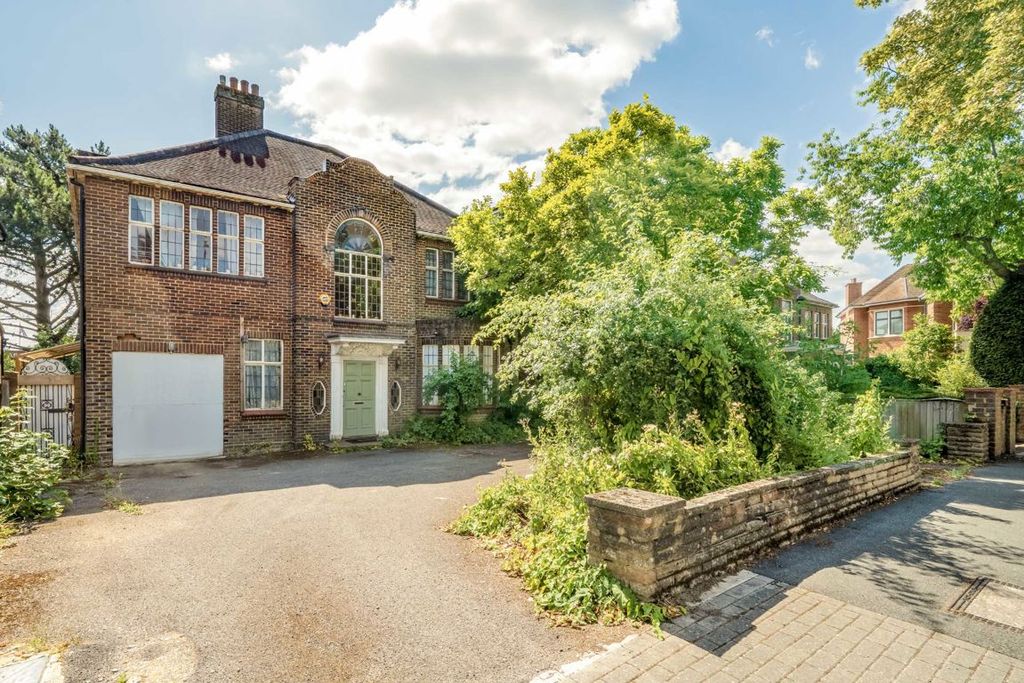 Property photo 1 of 10