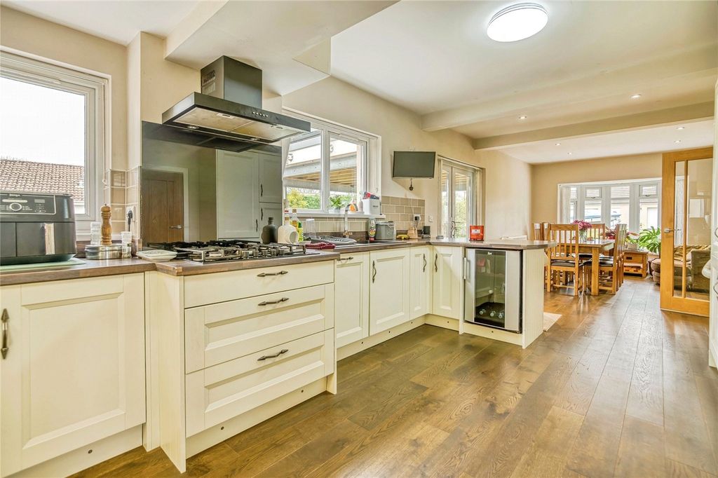 Property photo 2 of 41 Picture No. 88