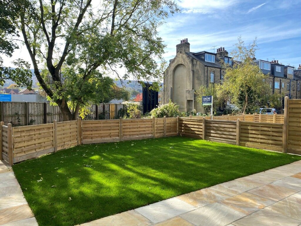 Property photo 2 of 17 Lovely Garden