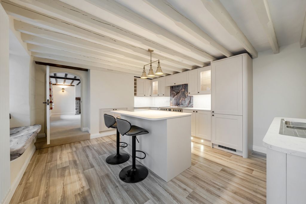 Property photo 3 of 22 1418306-9-69959d4318031