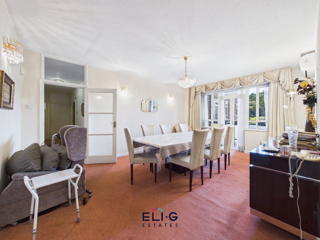 Property photo 3 of 12 Gallery