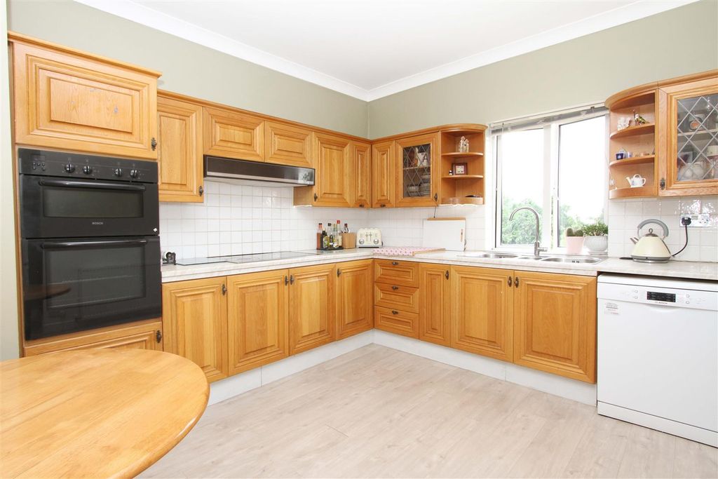 Property photo 2 of 15 Kitchen