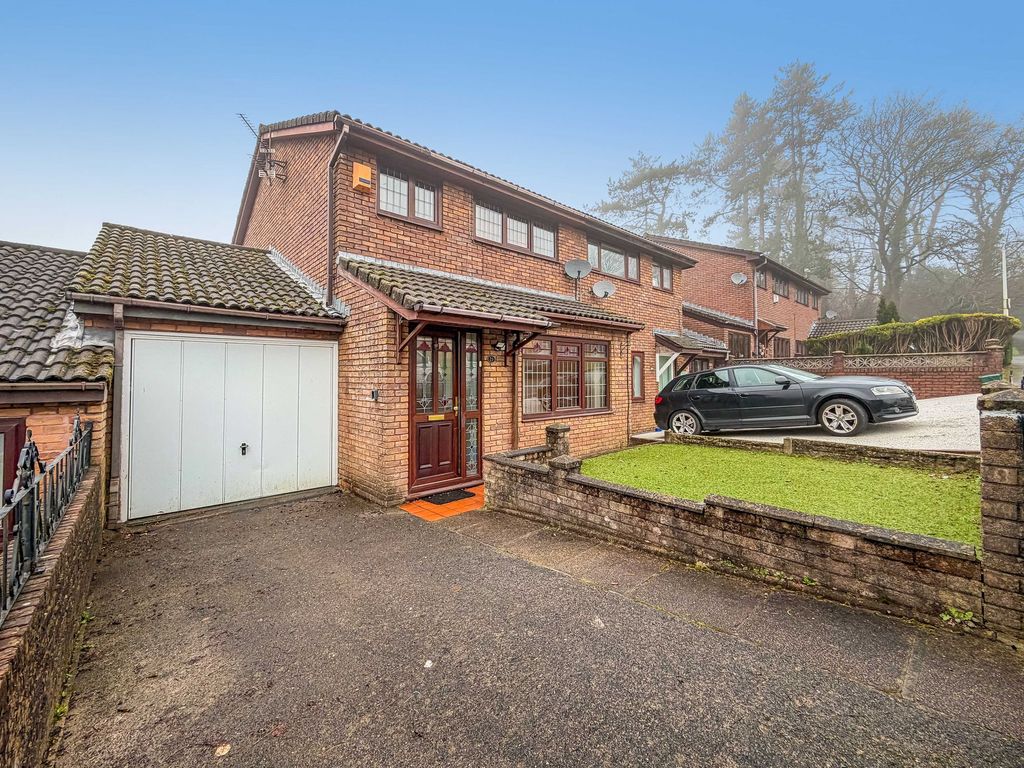 Property photo 1 of 27