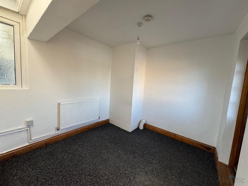 Property photo 2 of 7 Gallery