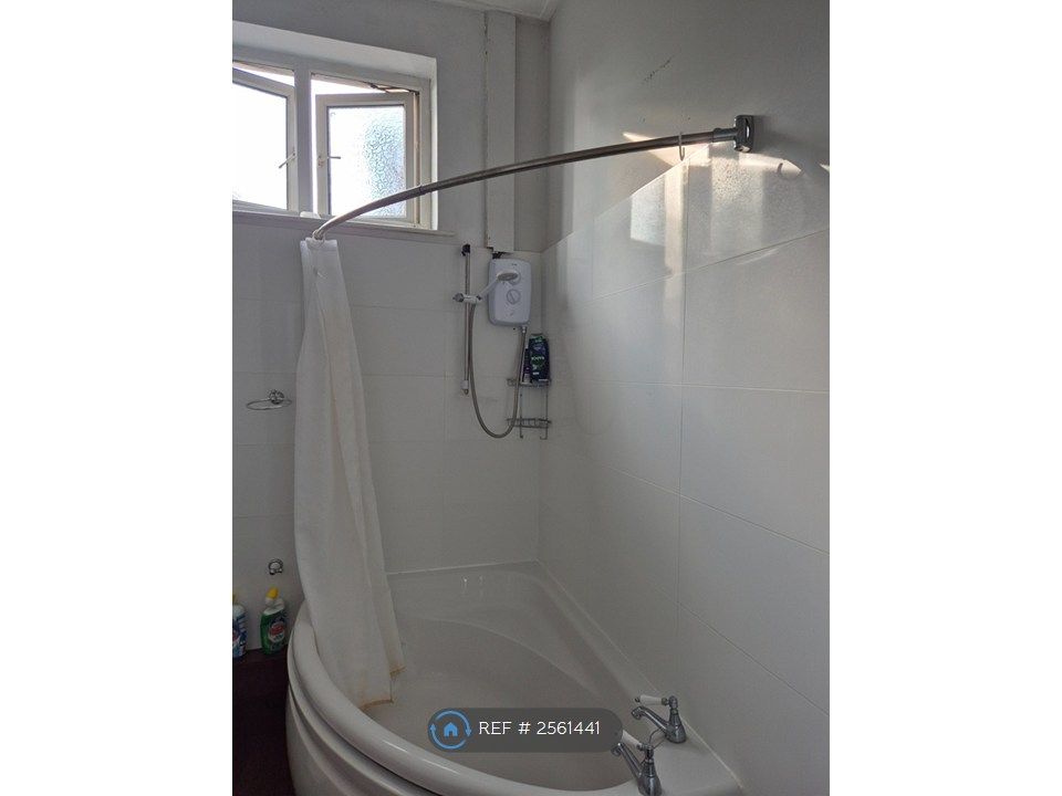 Property photo 2 of 14 Bathroom -1
