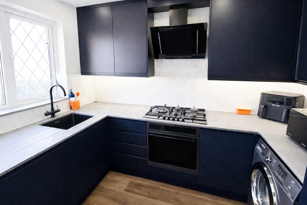 Property photo 3 of 17 Kitchen