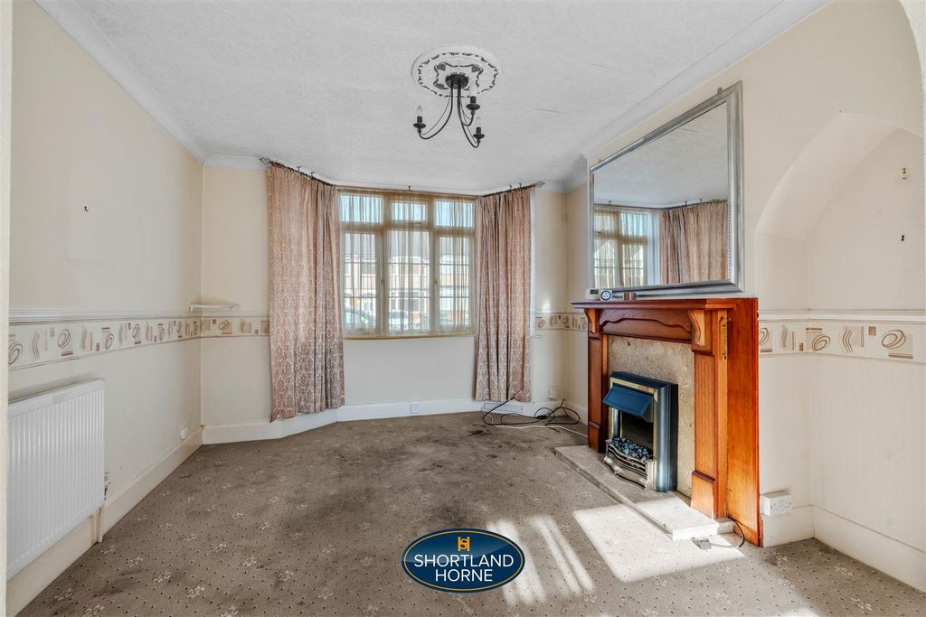 Property photo 3 of 21 Lounge/Dining Room