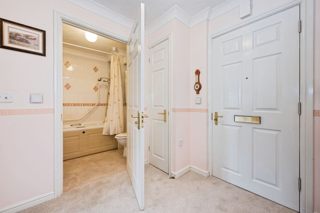 Property photo 3 of 13