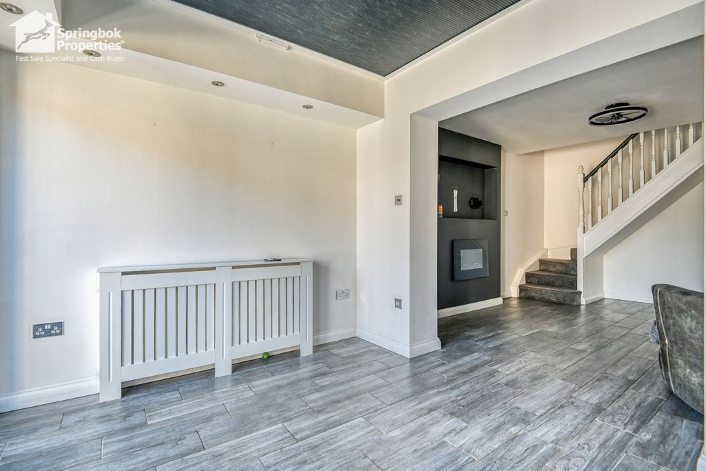 Property photo 3 of 13 Image 2