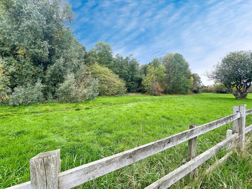 Property photo 2 of 17 Open Views To Fore