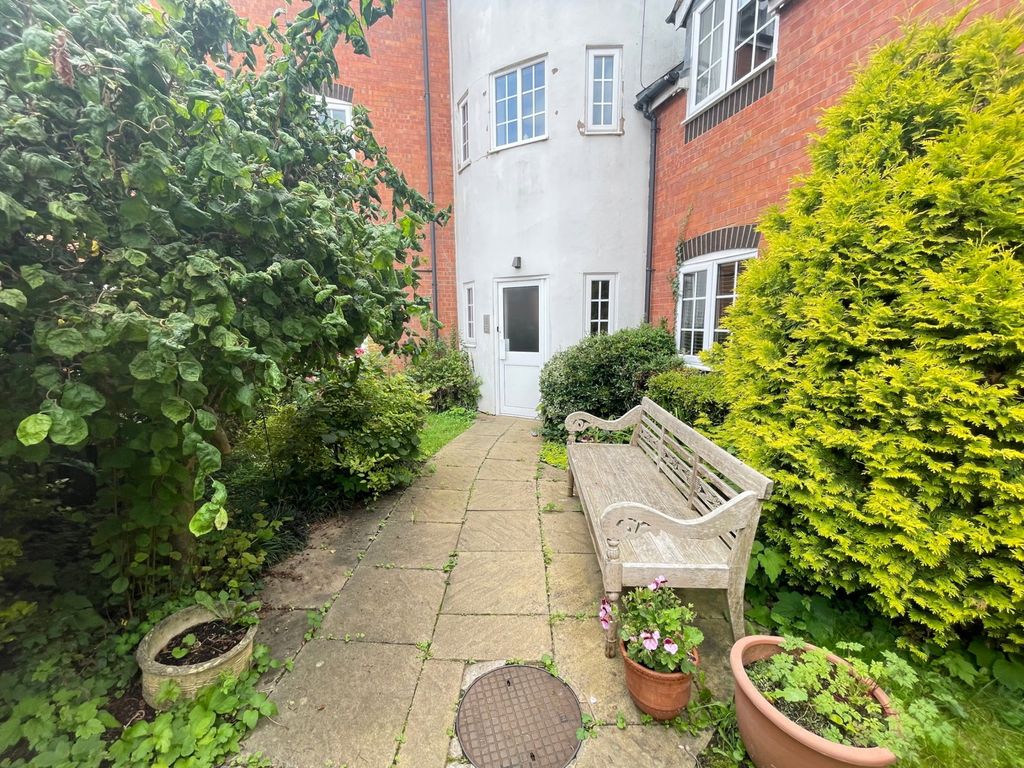 Property photo 2 of 11