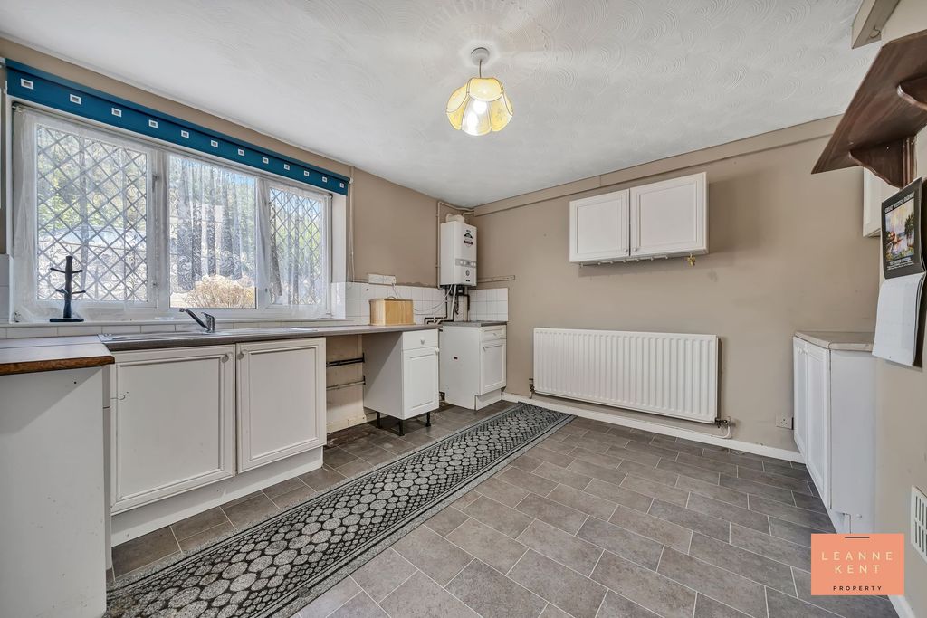 Property photo 3 of 32
