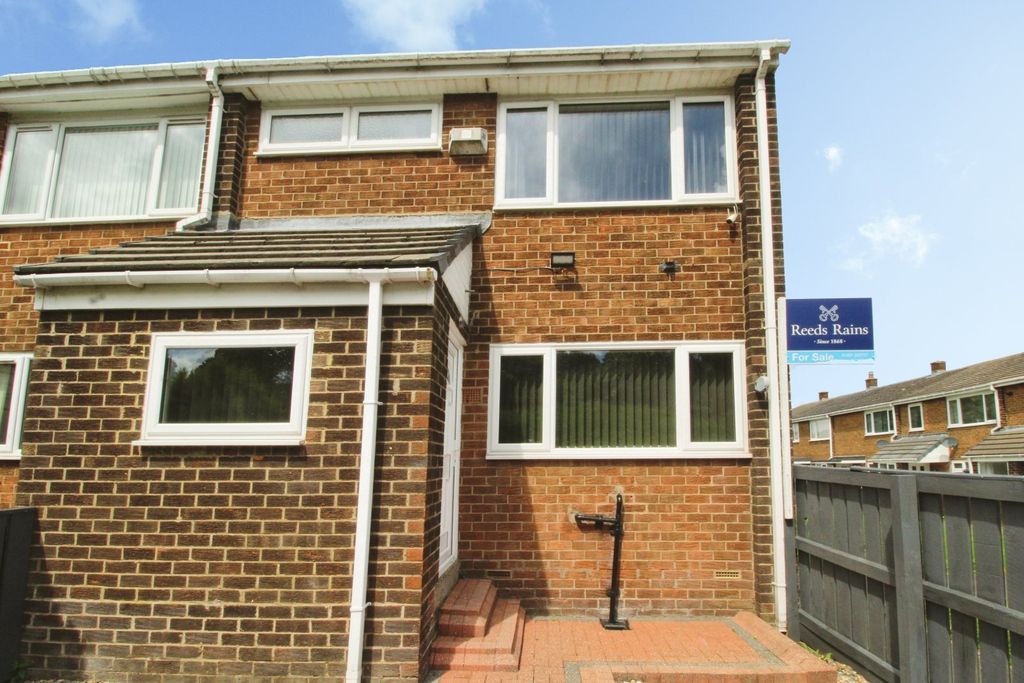 Property photo 1 of 15 External