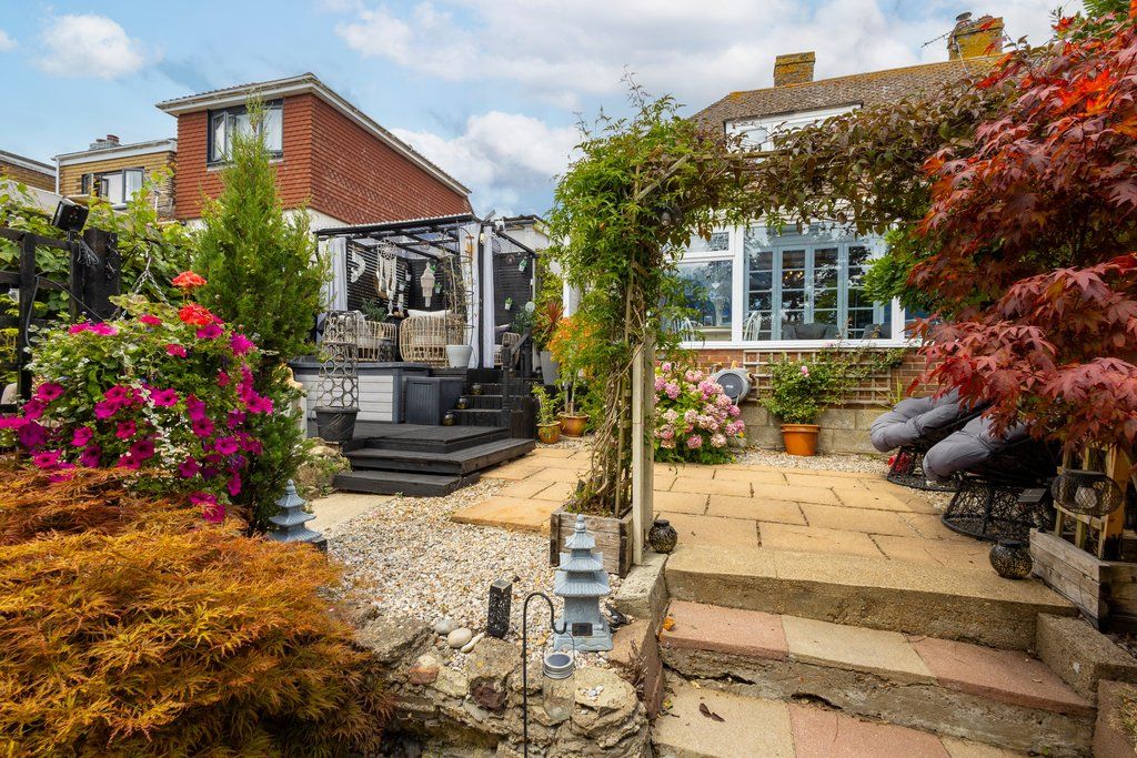 Property photo 2 of 32