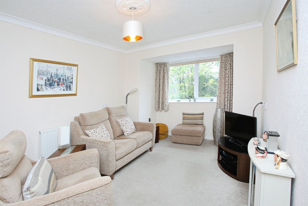 Property photo 2 of 11