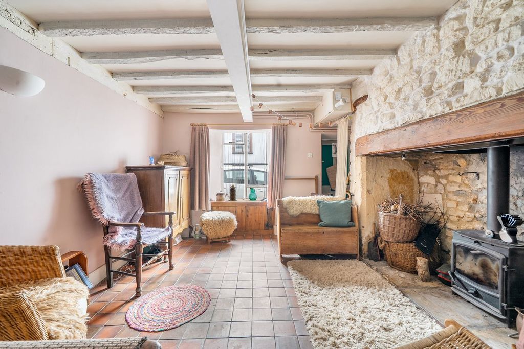 Property photo 2 of 17