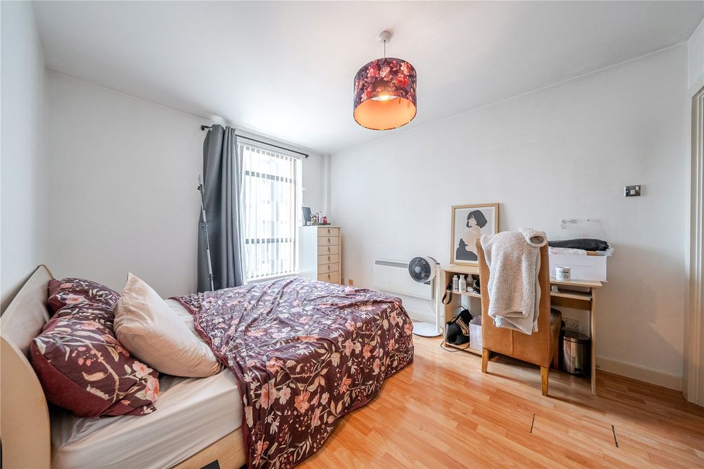 Property photo 3 of 18 Picture No. 01