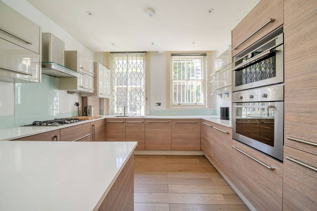 Property photo 3 of 21