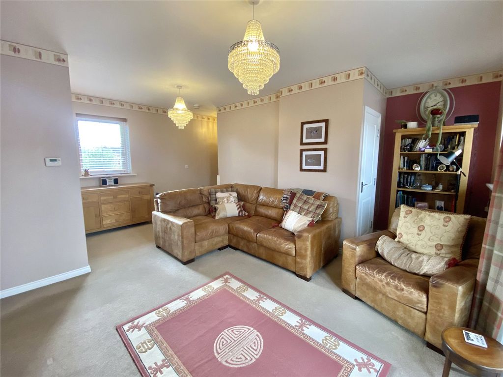 Property photo 3 of 8 Picture No. 06