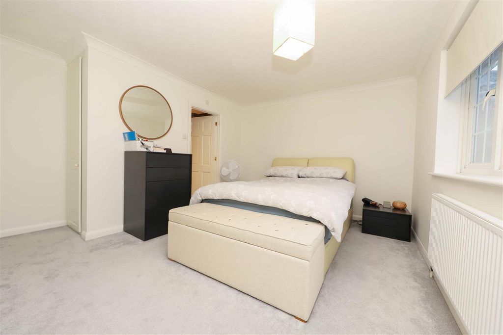 Property photo 3 of 12 Bedroom