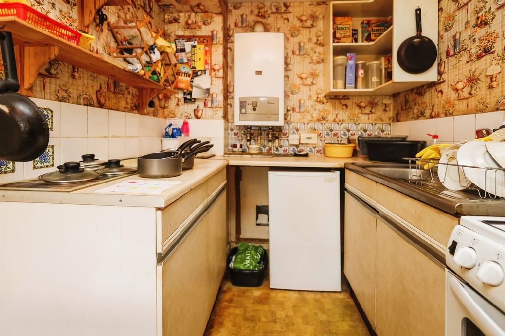 Additional image 8 of 2 bed flat for saleHill Street, Halesowen B63