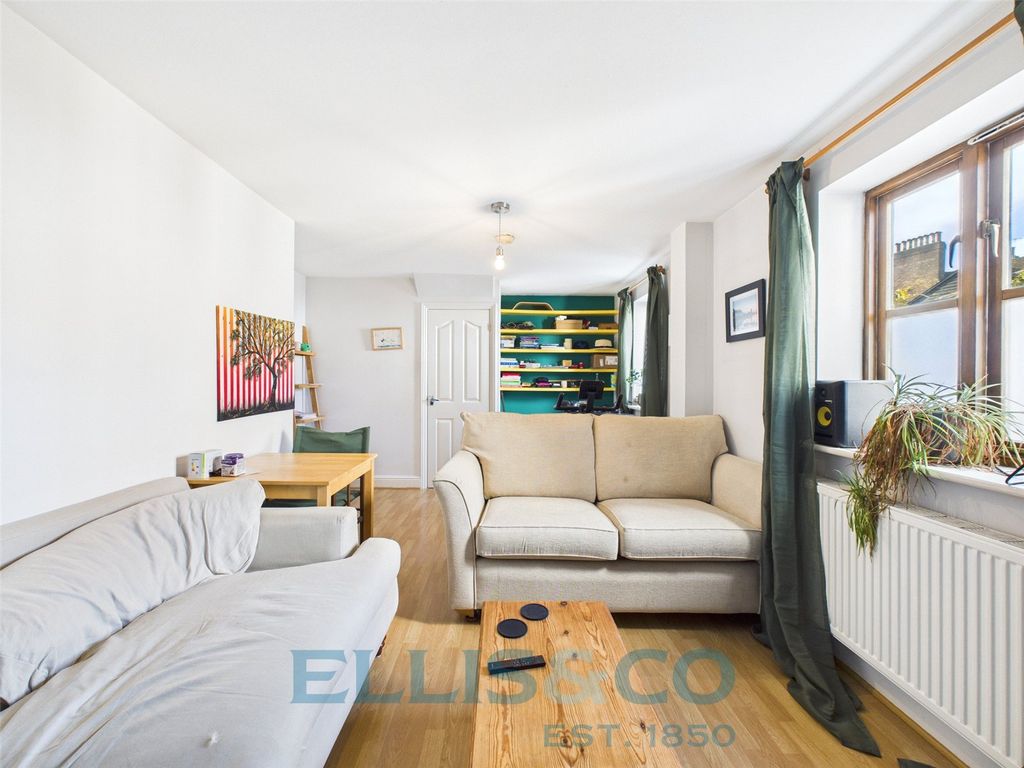 Property photo 3 of 13 Picture No. 10