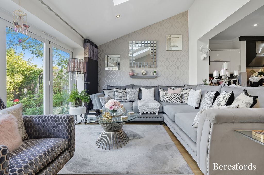 Property photo 2 of 29 Picture No. 70