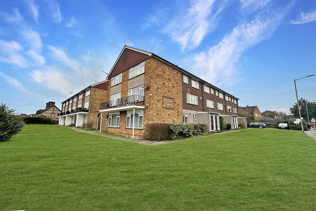 Property photo 1 of 9 Front Aspect