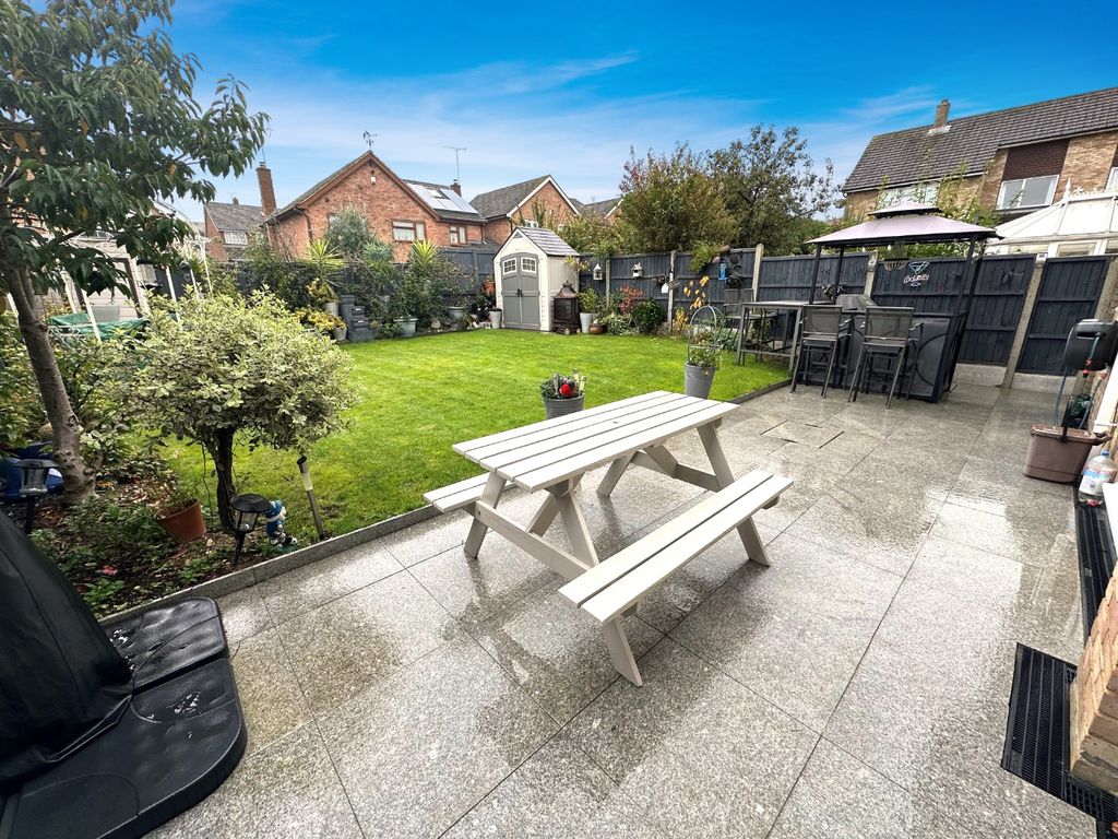 Property photo 2 of 26 4642271