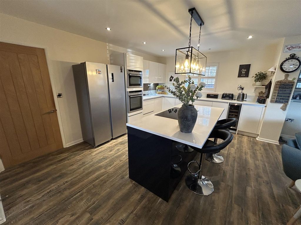 Property photo 3 of 16 Image00057.Jpeg